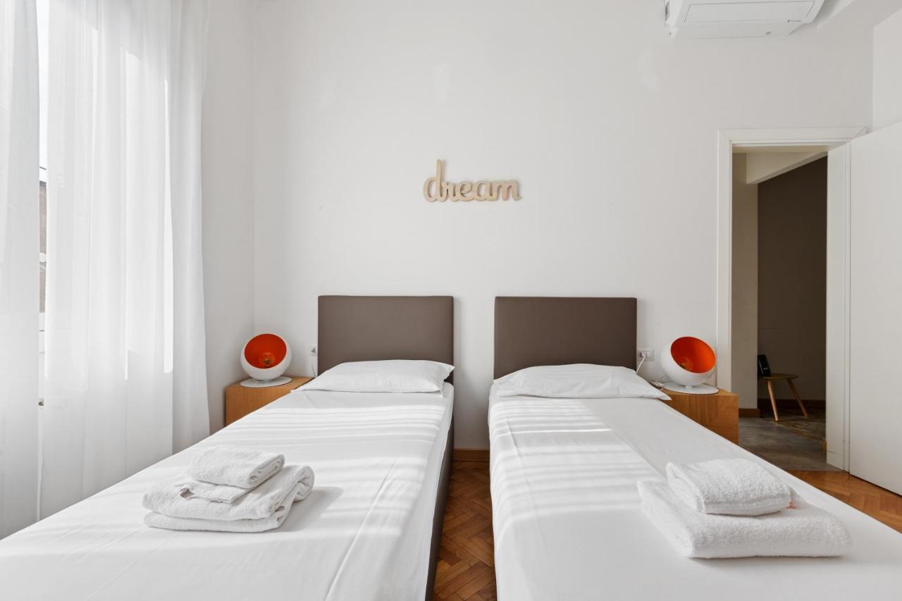Roomy Apartment Duomo & San Babila Milano Eksteriør bilde